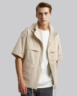 1 × Detachable-Sleeved Windbreaker