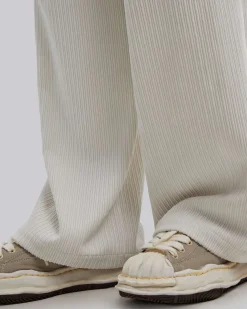 1 × Straight & Roomy Pants