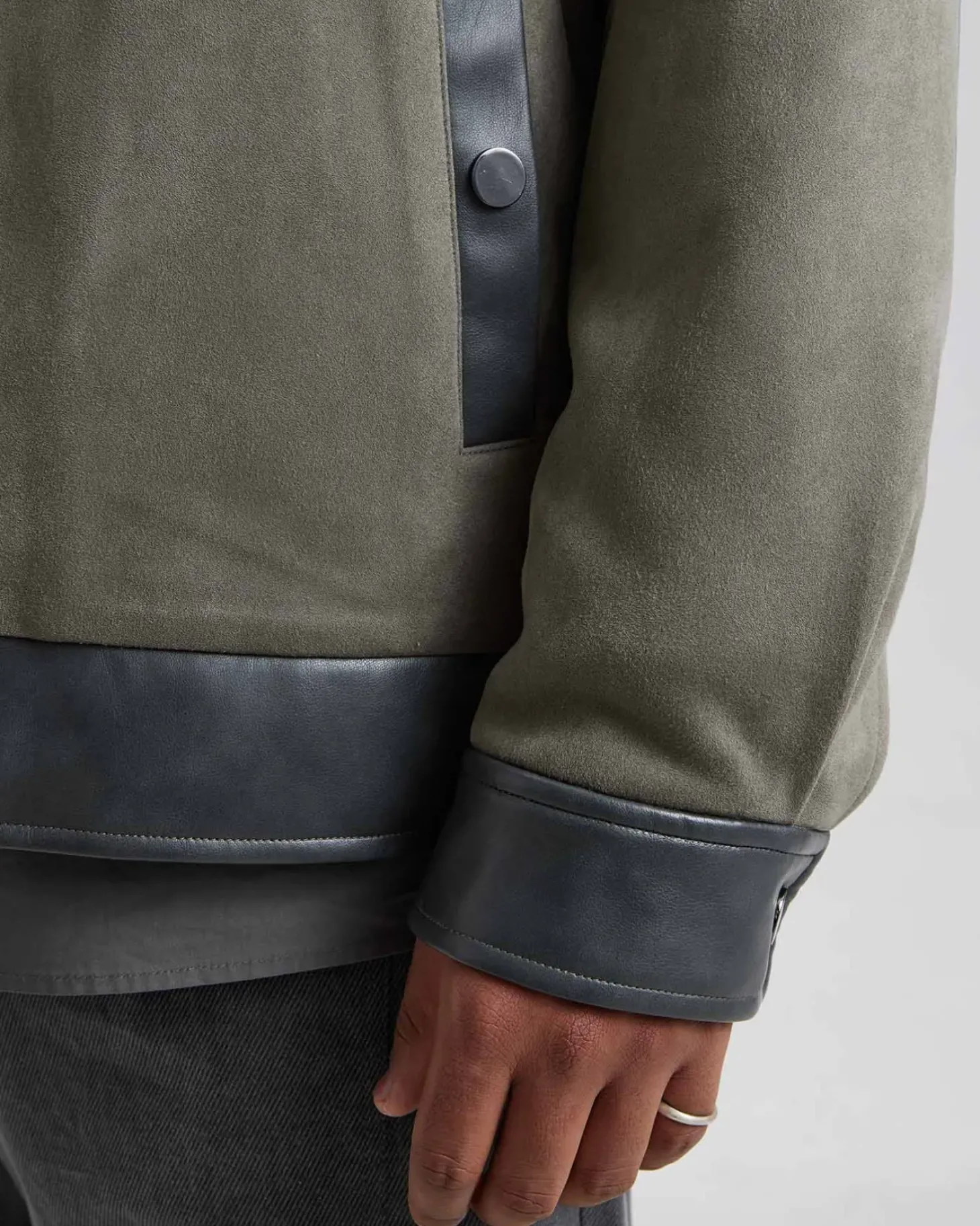 1 ×Zippered Mossy Jacket