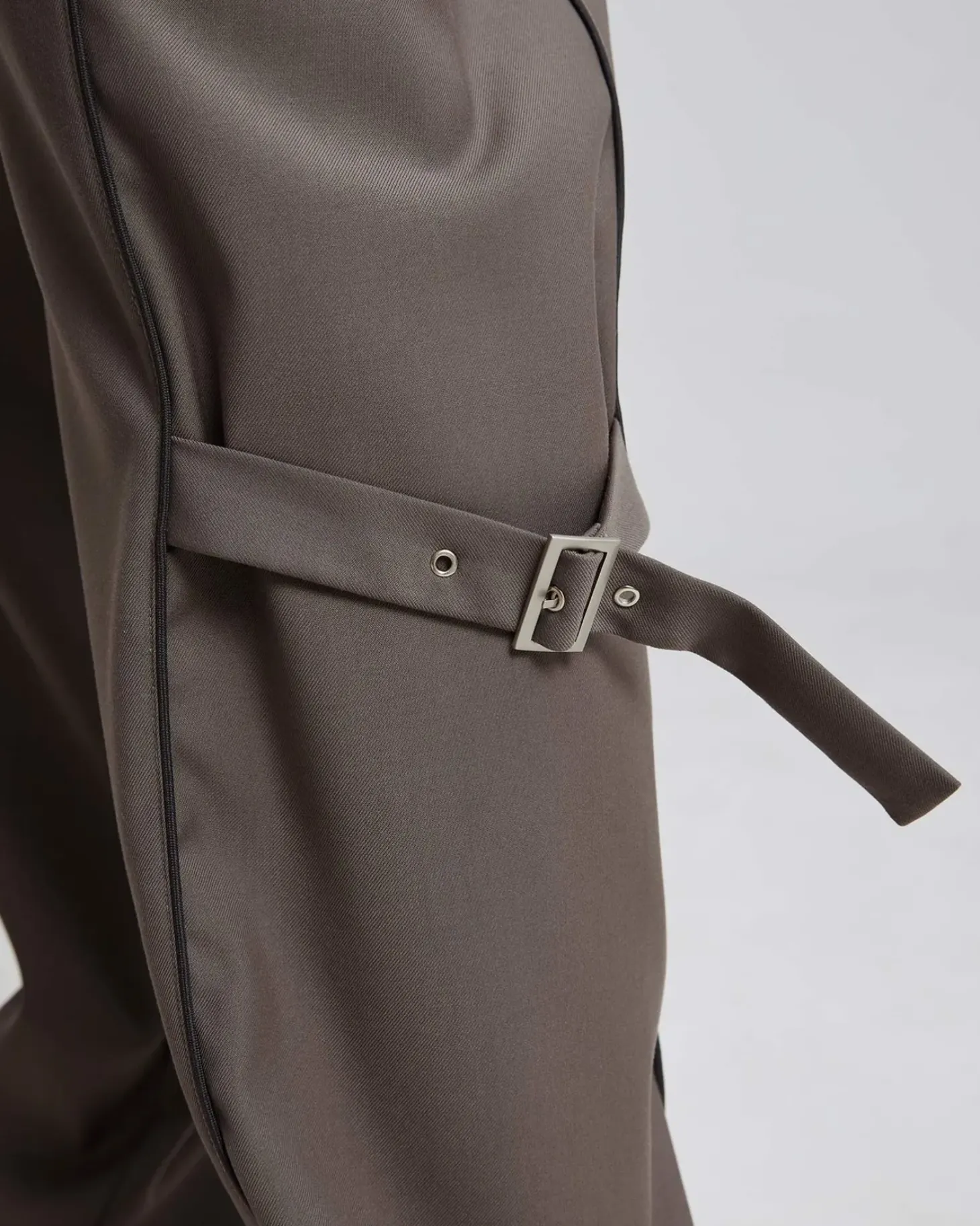 Knee Strapped Pants