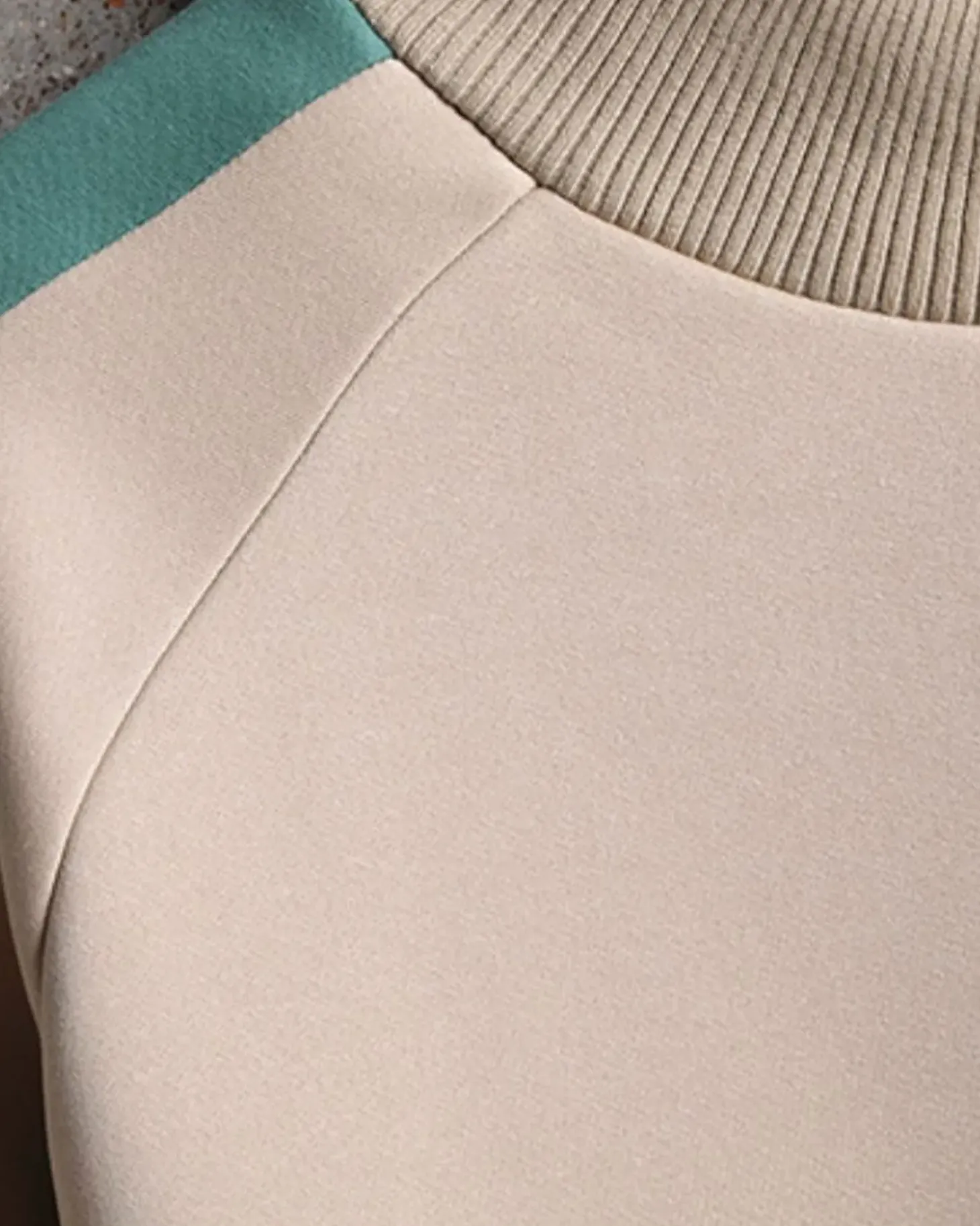 Wide Ribbed Crewneck Sweatshirt